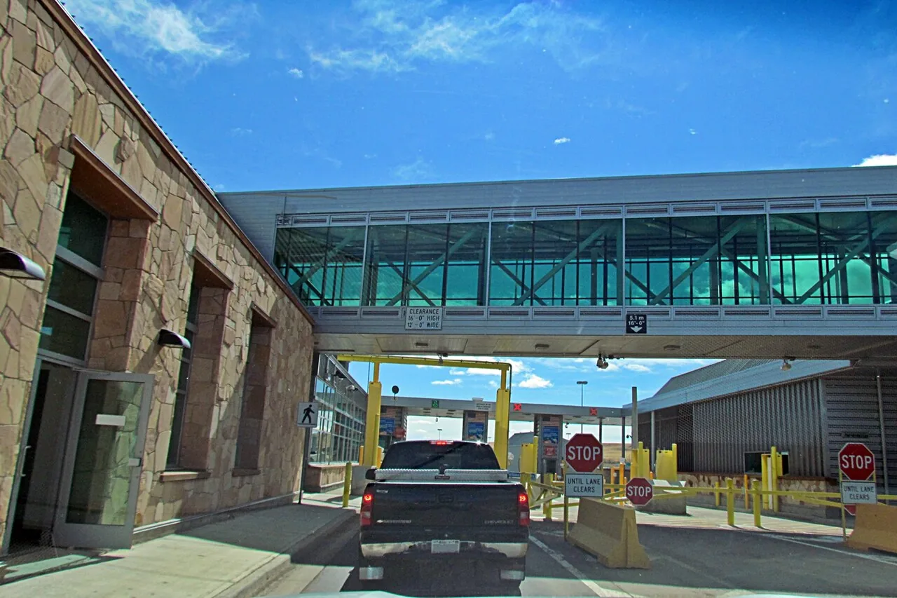 Commercial lanes and canopy at the Coutts, Alberta and Sweetgrass, Montana border crossing